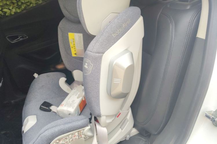 Used Buick Encore 2015 1.4T Automatic Two-Wheel Drive Urban Elite Version Left Rear Seat