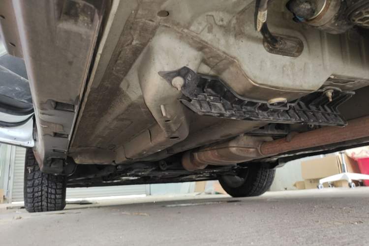 Used Buick Encore 2015 1.4T Automatic Two-Wheel Drive Urban Leading Model Left Side Sill