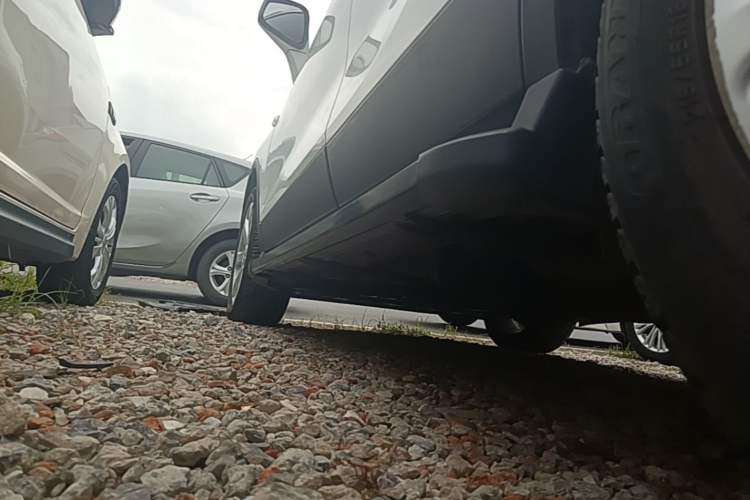 Used Buick Encore 2015 1.4T Automatic Two-Wheel Drive Urban Elite Version Left Side Sill