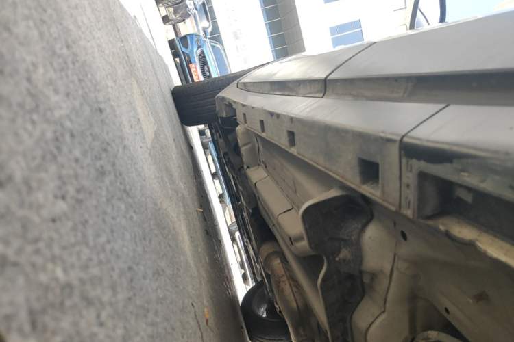 Used Buick Encore 2015 1.4T Automatic Two-Wheel Drive Urban Elite Version Left Side Sill