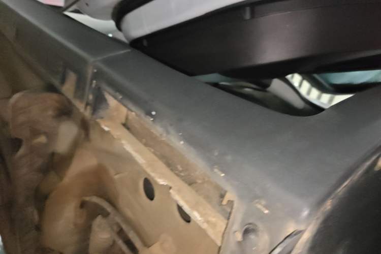 Used Buick Encore 2015 1.4T Automatic Two-Wheel Drive Urban Elite Version Left Side Sill