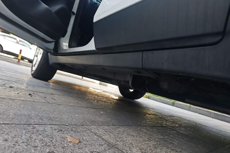 Used Buick Encore 2015 1.4T Automatic Two-Wheel Drive Urban Elite Version Left Side Sill