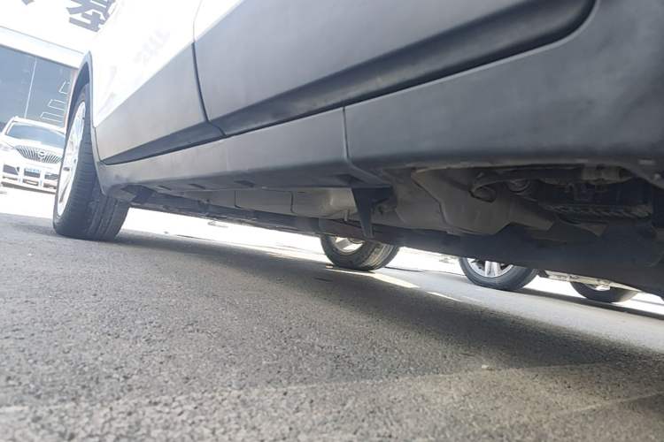 Used Buick Encore 2015 1.4T Automatic Two-Wheel Drive Urban Elite Version Left Side Sill