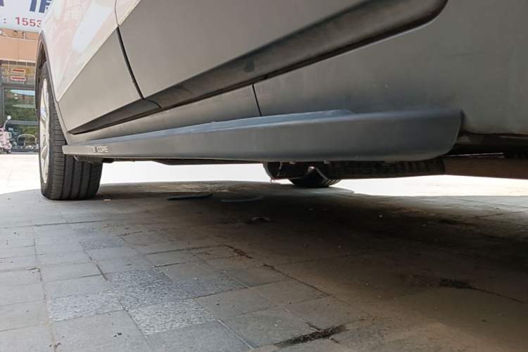 Used Buick Encore 2015 1.4T Automatic Two-Wheel Drive Urban Leading Model Left Side Sill