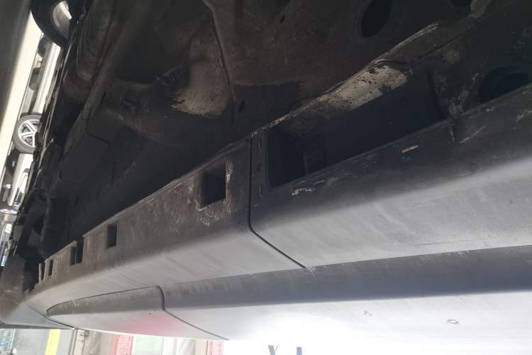 Used Buick Encore 2015 1.4T Automatic Two-Wheel Drive Urban Elite Version Left Side Sill
