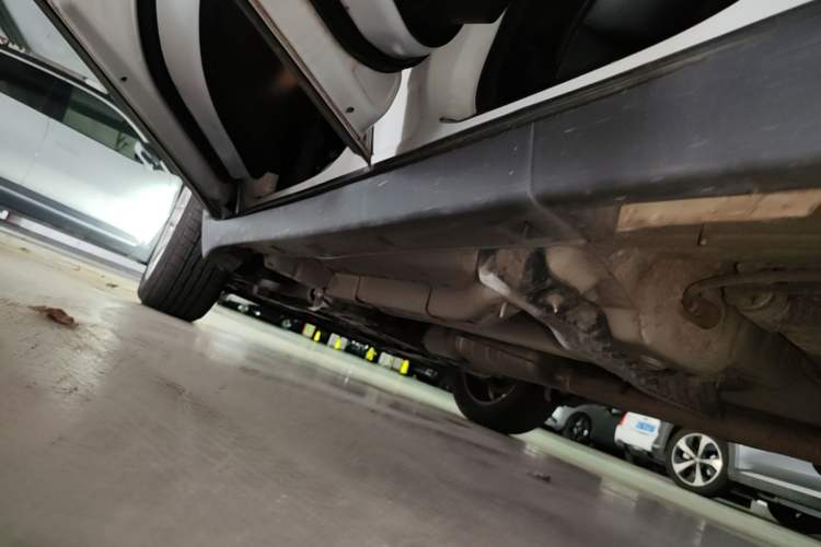Used Buick Encore 2015 1.4T Automatic Two-Wheel Drive Urban Elite Version Left Side Sill