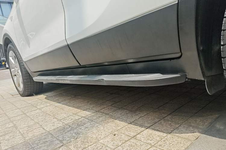 Used Buick Encore 2015 1.4T Automatic Two-Wheel Drive Urban Elite Version Left Side Sill
