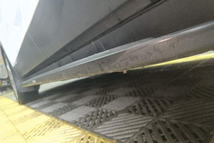 Used Buick Encore 2015 1.4T Automatic Two-Wheel Drive Urban Elite Version Left Side Sill