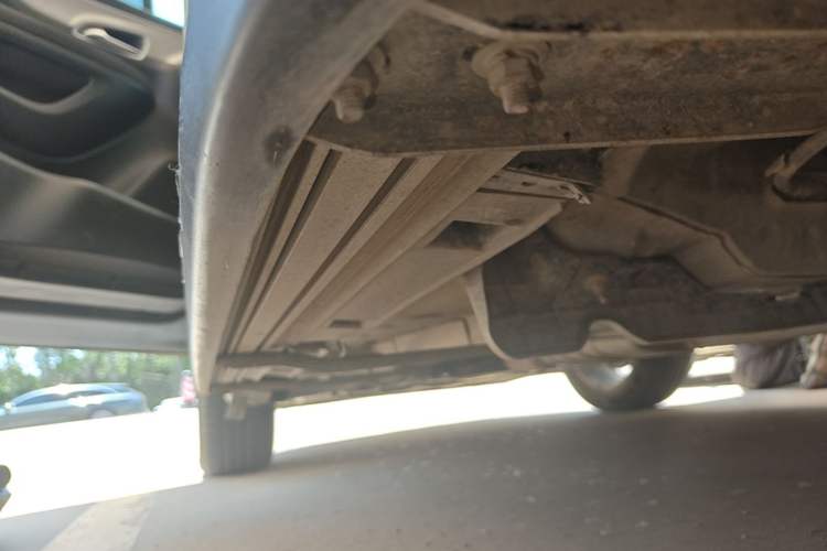 Used Buick Encore 2015 1.4T Automatic Two-Wheel Drive Urban Elite Version Left Side Sill