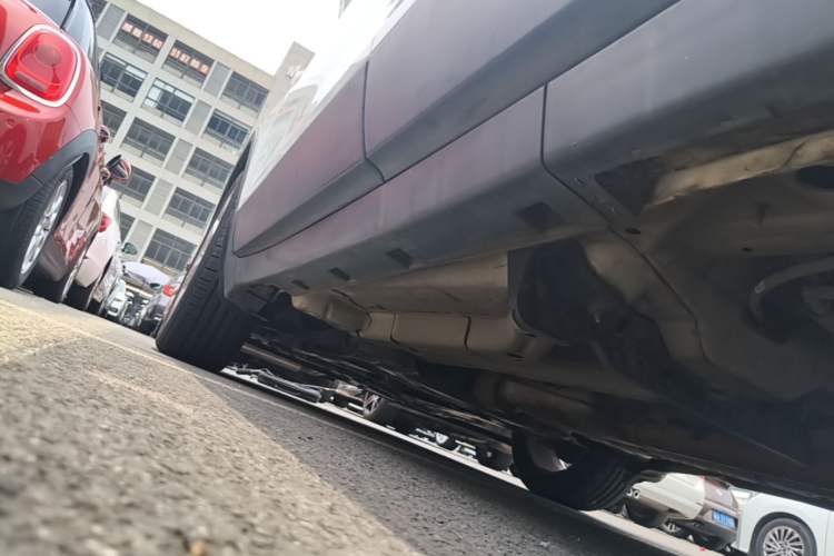 Used Buick Encore 2015 1.4T Automatic Two-Wheel Drive Urban Elite Version Left Side Sill