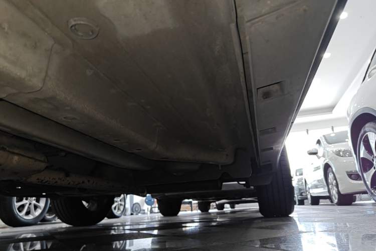 Used Buick Encore 2015 1.4T Automatic Two-Wheel Drive Urban Elite Version Left Side Sill