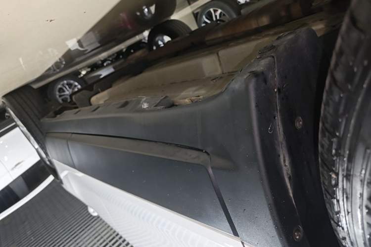 Used Buick Encore 2015 1.4T Automatic Two-Wheel Drive Urban Elite Version Left Side Sill
