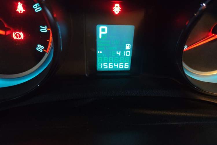 Used Buick Encore 2015 1.4T Automatic Two-Wheel Drive Urban Elite Version Odometer Close Up
