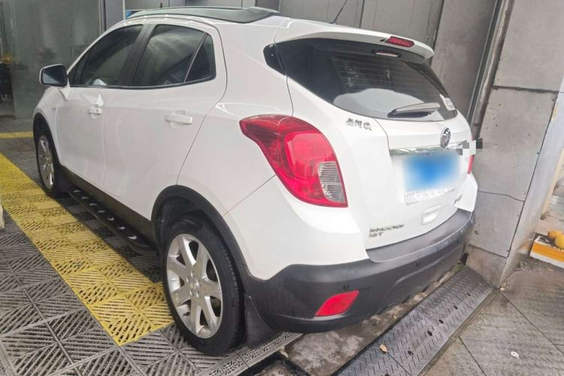 Used Buick Encore 2015 1.4T Automatic Two-Wheel Drive Urban Elite Version Rear Left 45 Deg