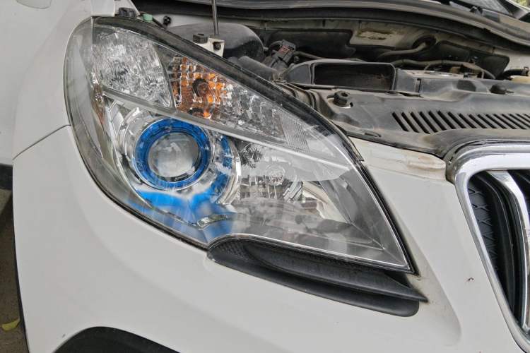 Used Buick Encore 2015 1.4T Automatic Two-Wheel Drive Urban Elite Version Right Front Headlight