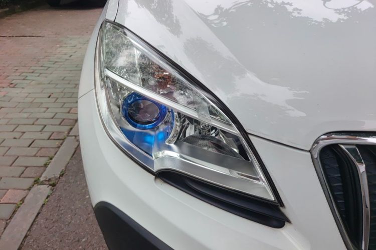 Used Buick Encore 2015 1.4T Automatic Two-Wheel Drive Urban Elite Version Right Front Headlight