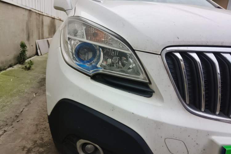 Used Buick Encore 2015 1.4T Automatic Two-Wheel Drive Urban Elite Version Right Front Headlight