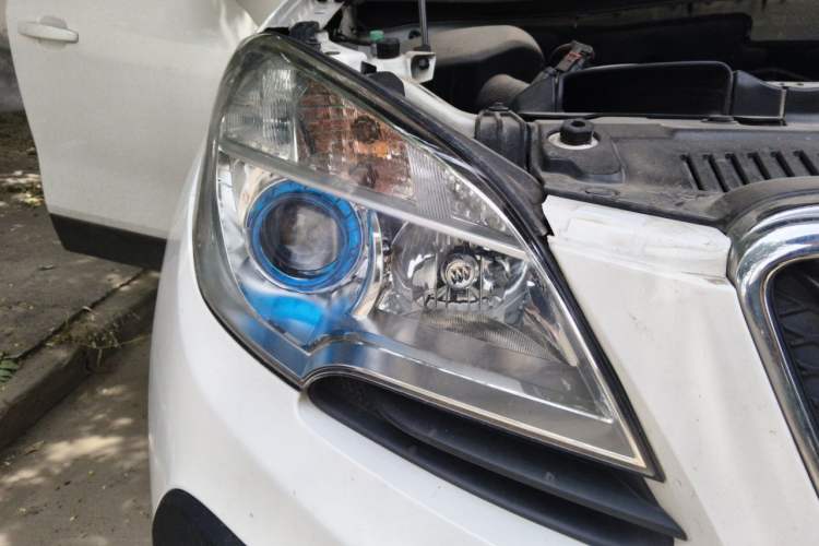 Used Buick Encore 2015 1.4T Automatic Two-Wheel Drive Urban Elite Version Right Front Headlight