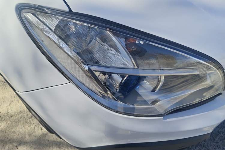 Used Buick Encore 2015 1.4T Automatic Two-Wheel Drive Urban Elite Version Right Front Headlight