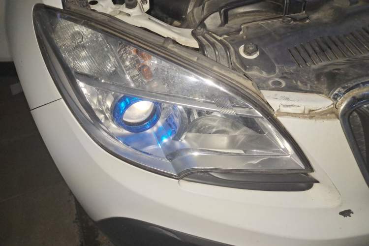 Used Buick Encore 2015 1.4T Automatic Two-Wheel Drive Urban Elite Version Right Front Headlight
