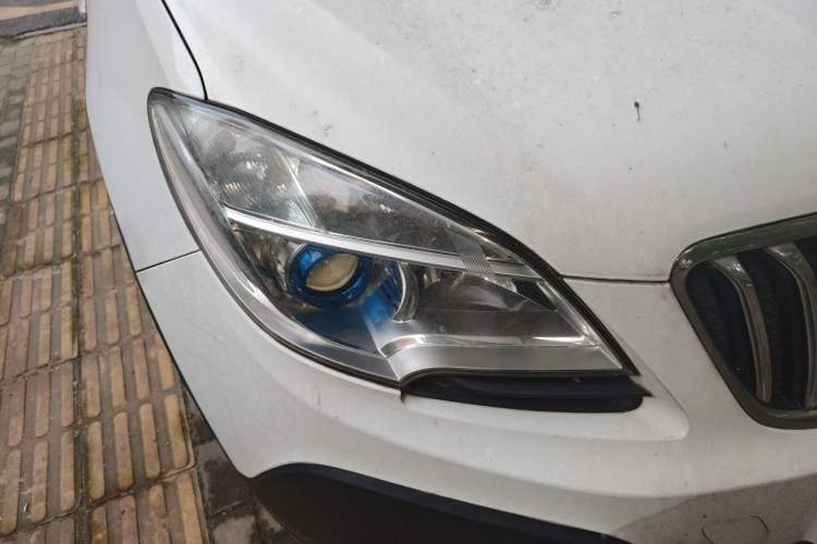 Used Buick Encore 2015 1.4T Automatic Two-Wheel Drive Urban Elite Version Right Front Headlight