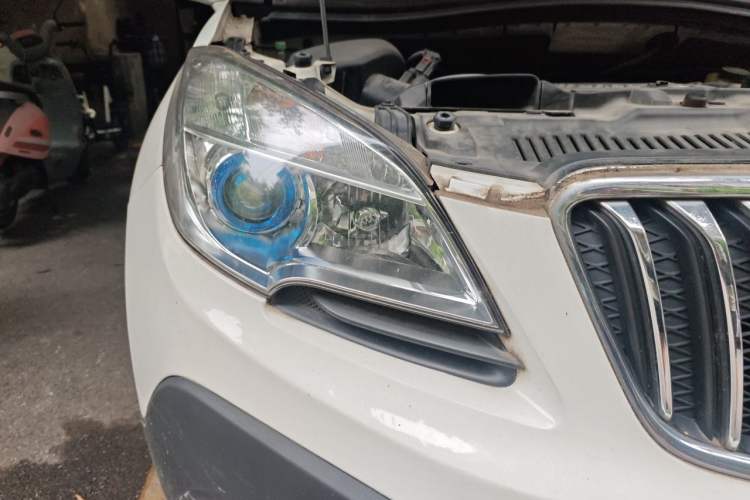 Used Buick Encore 2015 1.4T Automatic Two-Wheel Drive Urban Elite Version Right Front Headlight