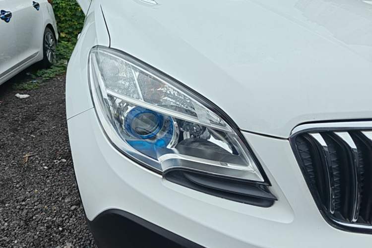 Used Buick Encore 2015 1.4T Automatic Two-Wheel Drive Urban Elite Version Right Front Headlight