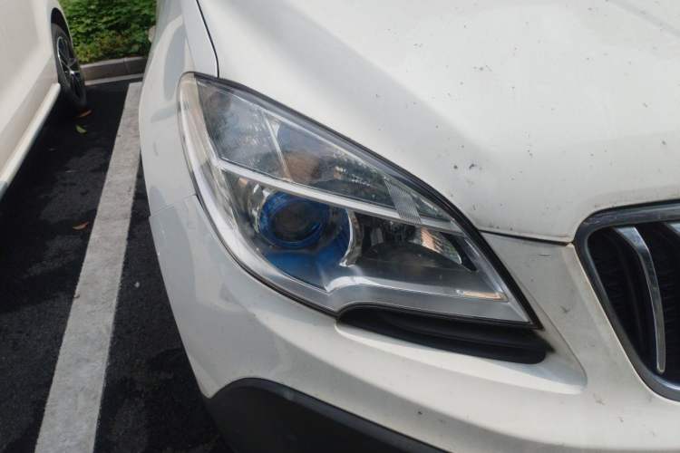 Used Buick Encore 2015 1.4T Automatic Two-Wheel Drive Urban Elite Version Right Front Headlight