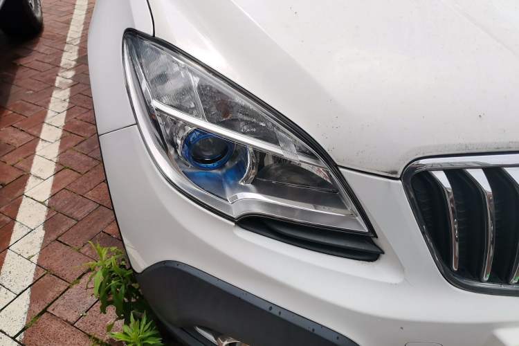 Used Buick Encore 2015 1.4T Automatic Two-Wheel Drive Urban Leading Model Right Front Headlight