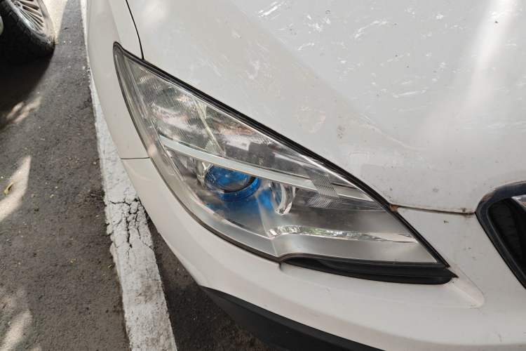 Used Buick Encore 2015 1.4T Automatic Two-Wheel Drive Urban Elite Version Right Front Headlight
