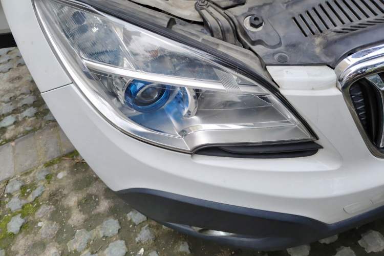 Used Buick Encore 2015 1.4T Automatic Two-Wheel Drive Urban Elite Version Right Front Headlight