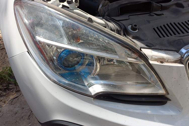 Used Buick Encore 2015 1.4T Automatic Two-Wheel Drive Urban Elite Version Right Front Headlight