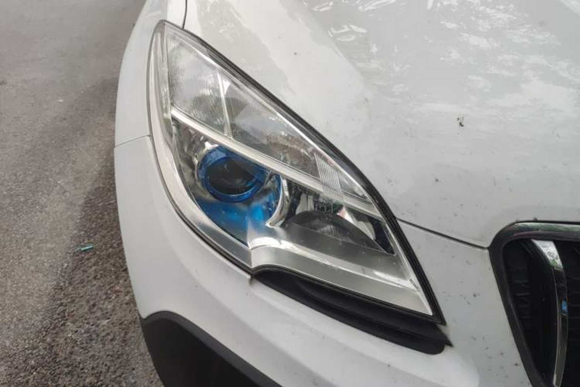 Used Buick Encore 2015 1.4T Automatic All-Wheel-Drive Flagship Model Right Front Headlight