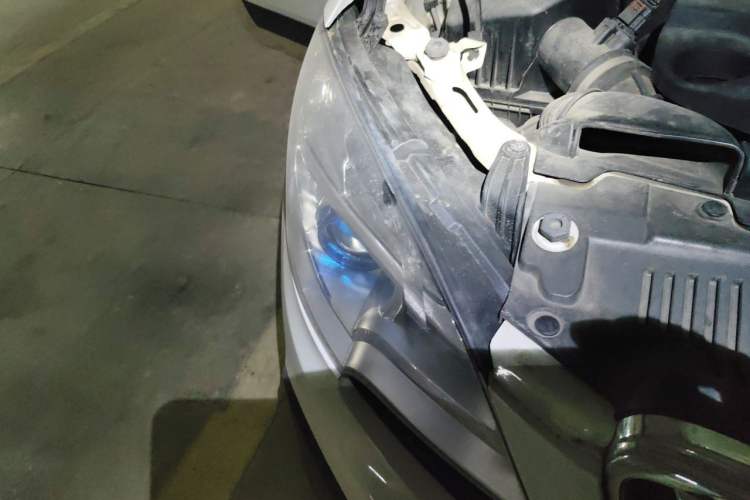 Used Buick Encore 2015 1.4T Automatic Two-Wheel Drive Urban Elite Version Right Front Headlight