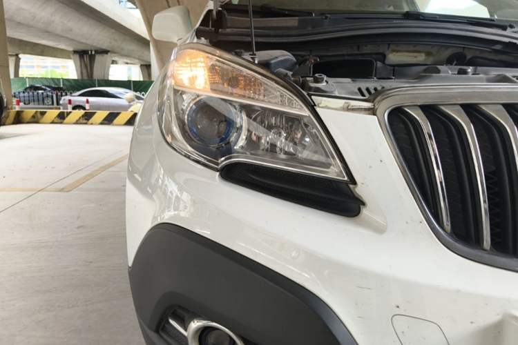 Used Buick Encore 2015 1.4T Automatic Two-Wheel Drive Urban Leading Model Right Front Headlight