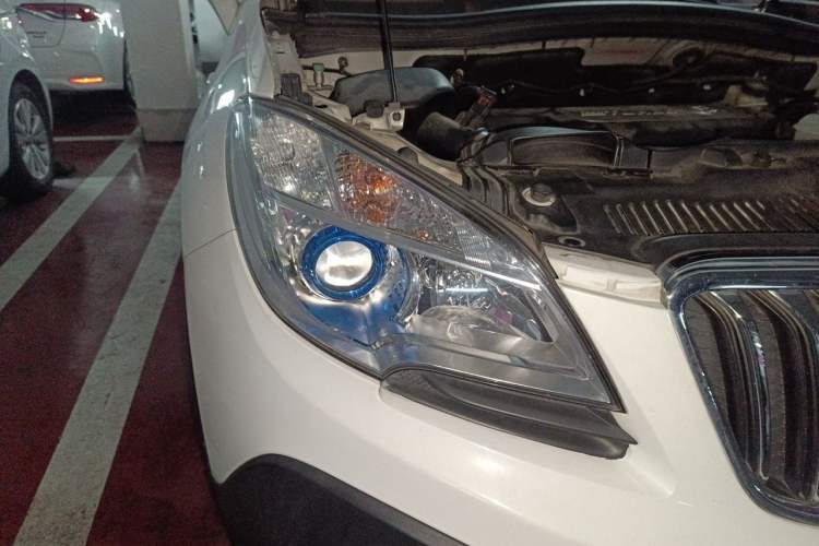 Used Buick Encore 2015 1.4T Automatic Two-Wheel Drive Urban Elite Version Right Front Headlight