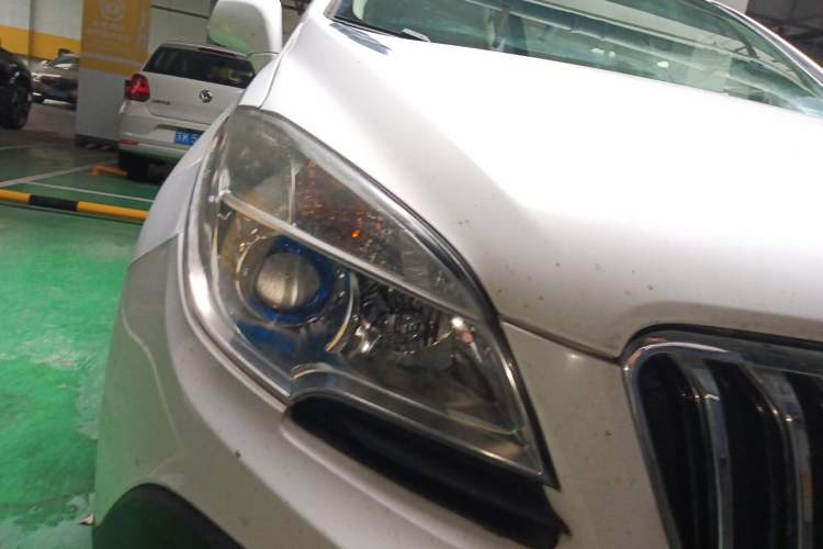 Used Buick Encore 2015 1.4T Automatic Two-Wheel Drive Urban Elite Version Right Front Headlight
