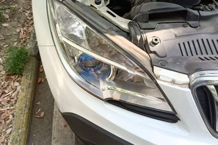 Used Buick Encore 2015 1.4T Automatic Two-Wheel Drive Urban Elite Version Right Front Headlight