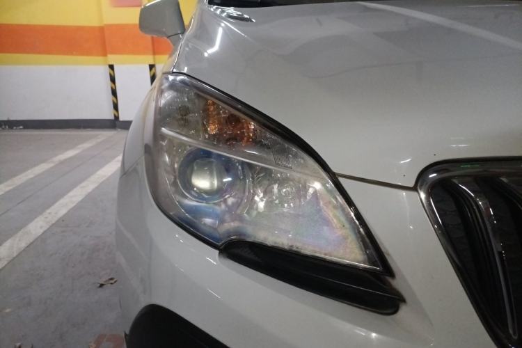 Used Buick Encore 2015 1.4T Automatic Two-Wheel Drive Urban Elite Version Right Front Headlight