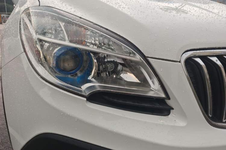 Used Buick Encore 2015 1.4T Automatic Two-Wheel Drive Urban Leading Model Right Front Headlight