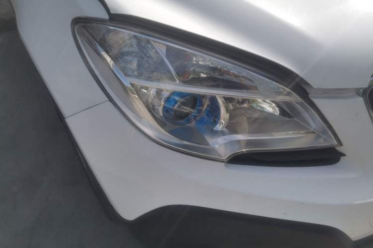Used Buick Encore 2015 1.4T Automatic Two-Wheel Drive Urban Elite Version Right Front Headlight