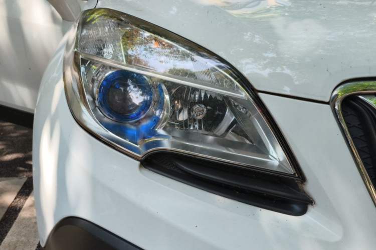 Used Buick Encore 2015 1.4T Automatic Two-Wheel Drive Urban Elite Version Right Front Headlight