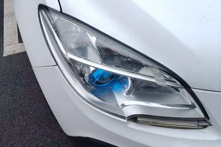 Used Buick Encore 2015 1.4T Automatic Two-Wheel Drive Urban Elite Version Right Front Headlight