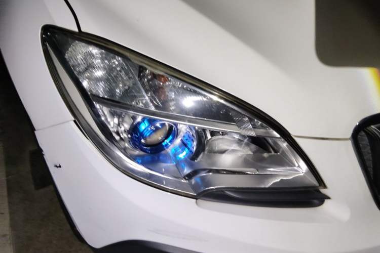 Used Buick Encore 2015 1.4T Automatic Two-Wheel Drive Urban Elite Version Right Front Headlight