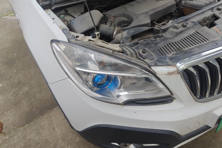 Used Buick Encore 2015 1.4T Automatic Two-Wheel Drive Urban Leading Model Right Front Headlight
