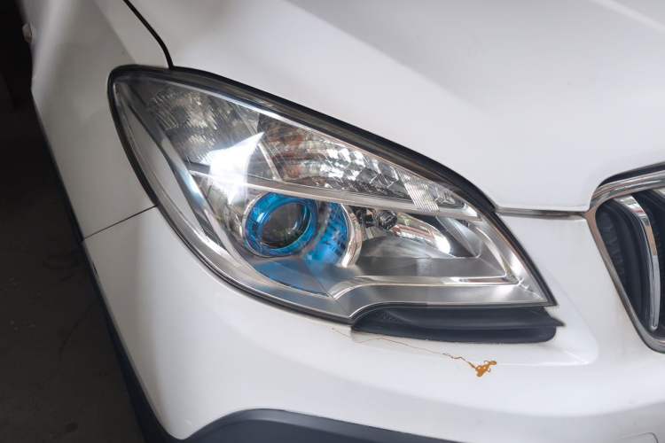 Used Buick Encore 2015 1.4T Automatic Two-Wheel Drive Urban Elite Version Right Front Headlight