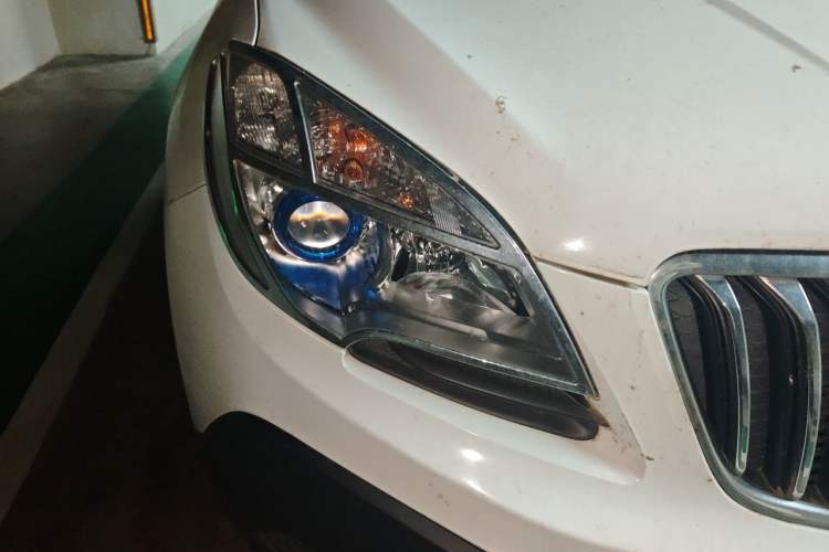 Used Buick Encore 2015 1.4T Manual Two-Wheel Drive Urban Advanced Model Right Front Headlight