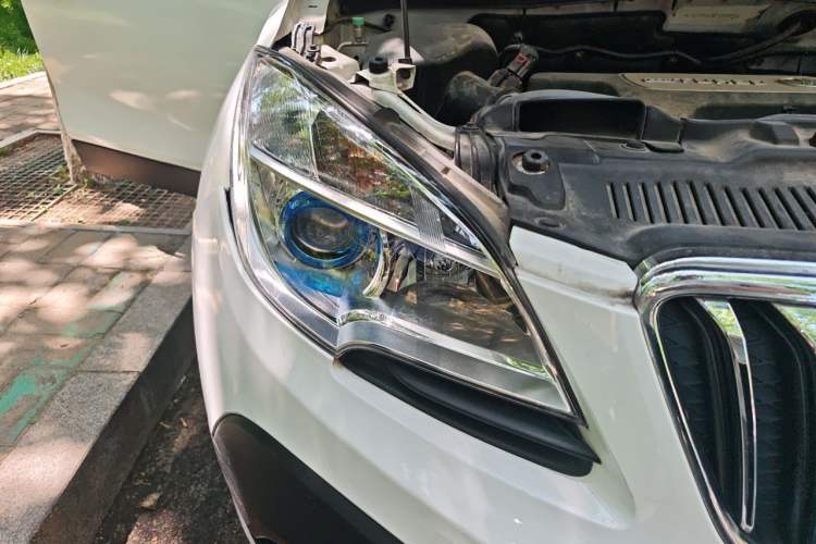Used Buick Encore 2015 1.4T Automatic Two-Wheel Drive Urban Elite Version Right Front Headlight
