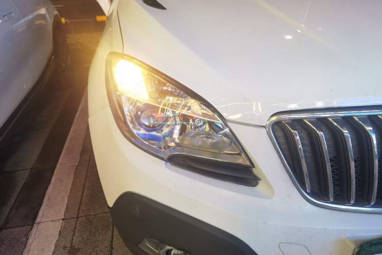 Used Buick Encore 2015 1.4T Automatic Two-Wheel Drive Urban Leading Model Right Front Headlight
