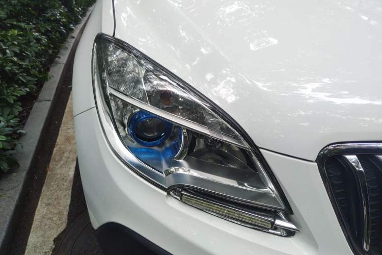 Used Buick Encore 2015 1.4T Automatic Two-Wheel Drive Urban Elite Version Right Front Headlight